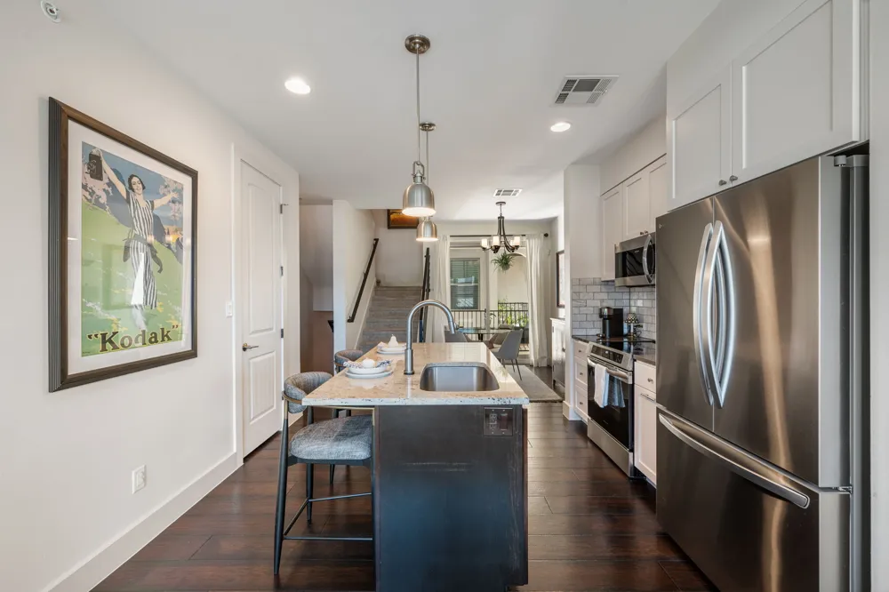 2207 Pasadena Drive #10 Austin, TX 78757