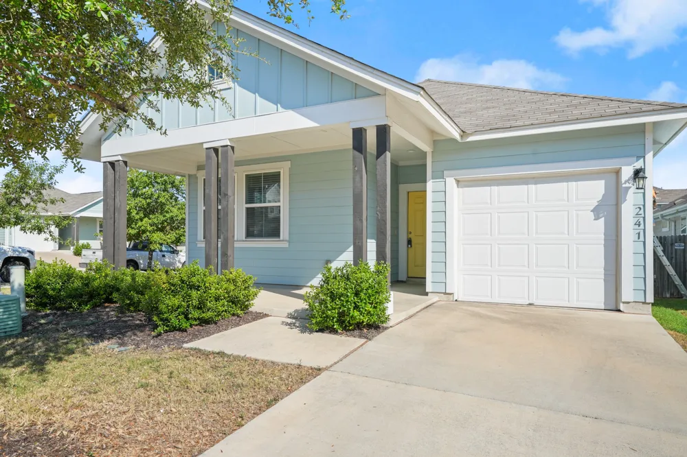 241 E Broade Street Leander, TX 78641