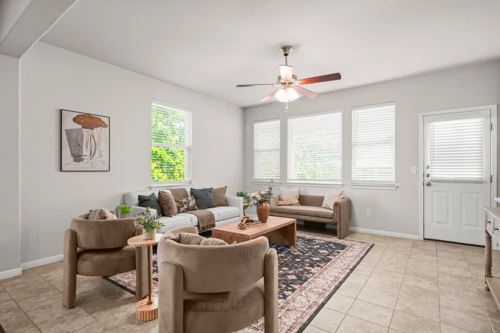241 E Broade Street Leander, TX 78641