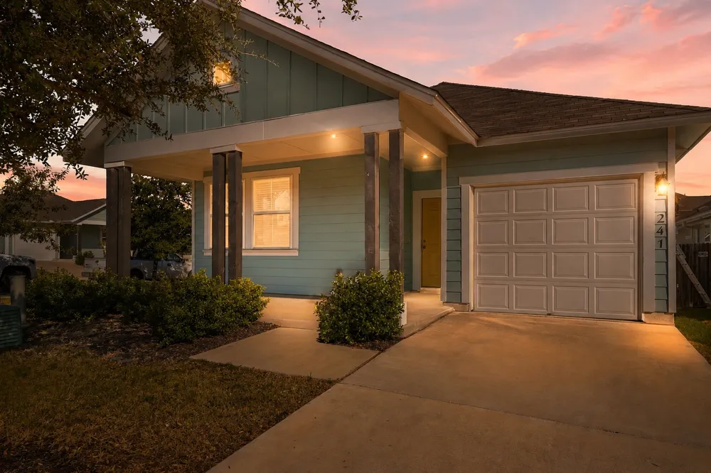241 E Broade Street Leander, TX 78641