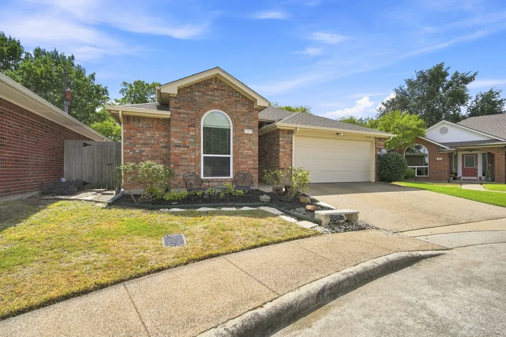 406 Gardenia Lane Waxahachie, TX 75165