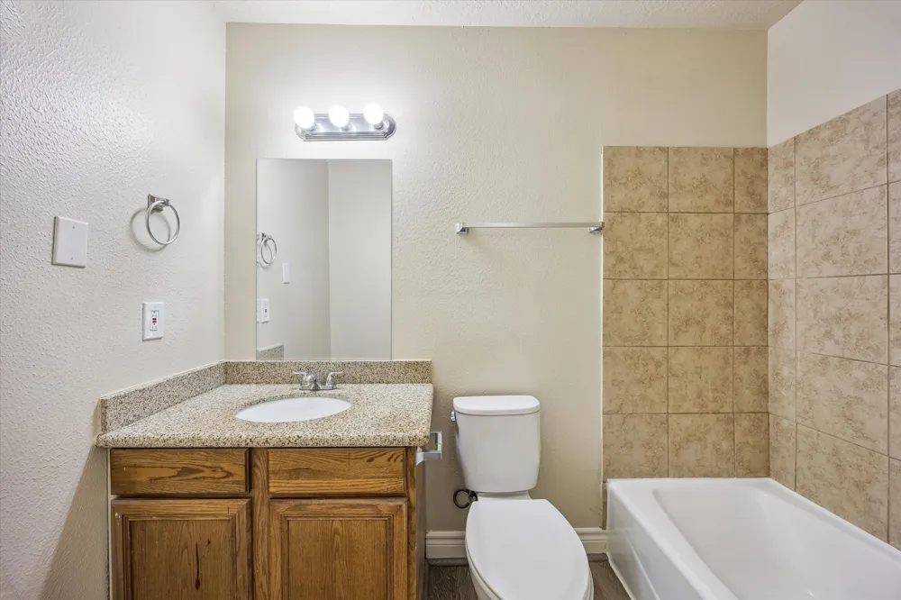 229 E Forest Avenue Shoreacres, TX 77571