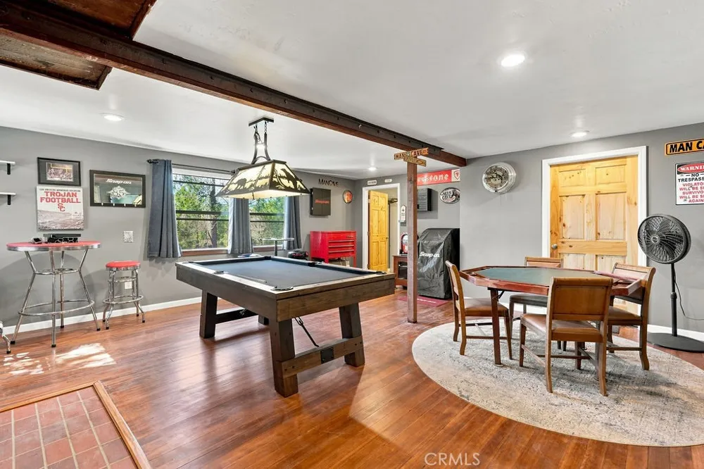 25086 Valle Crestline, CA 92325