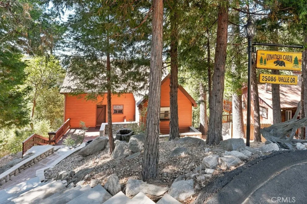 25086 Valle Crestline, CA 92325