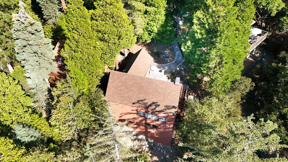 25086 Valle Crestline, CA 92325