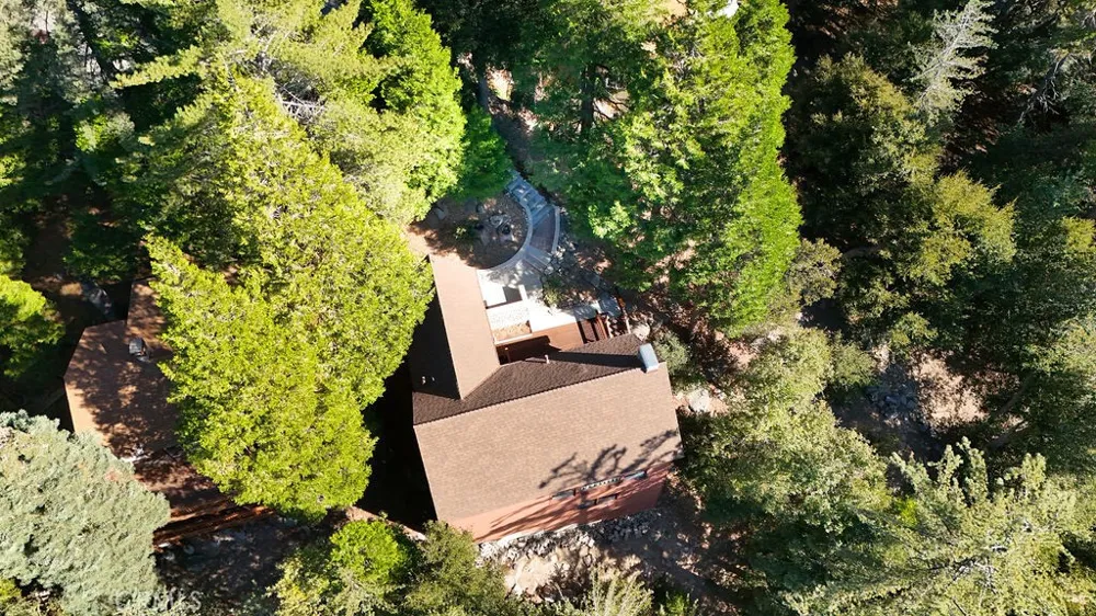 25086 Valle Crestline, CA 92325