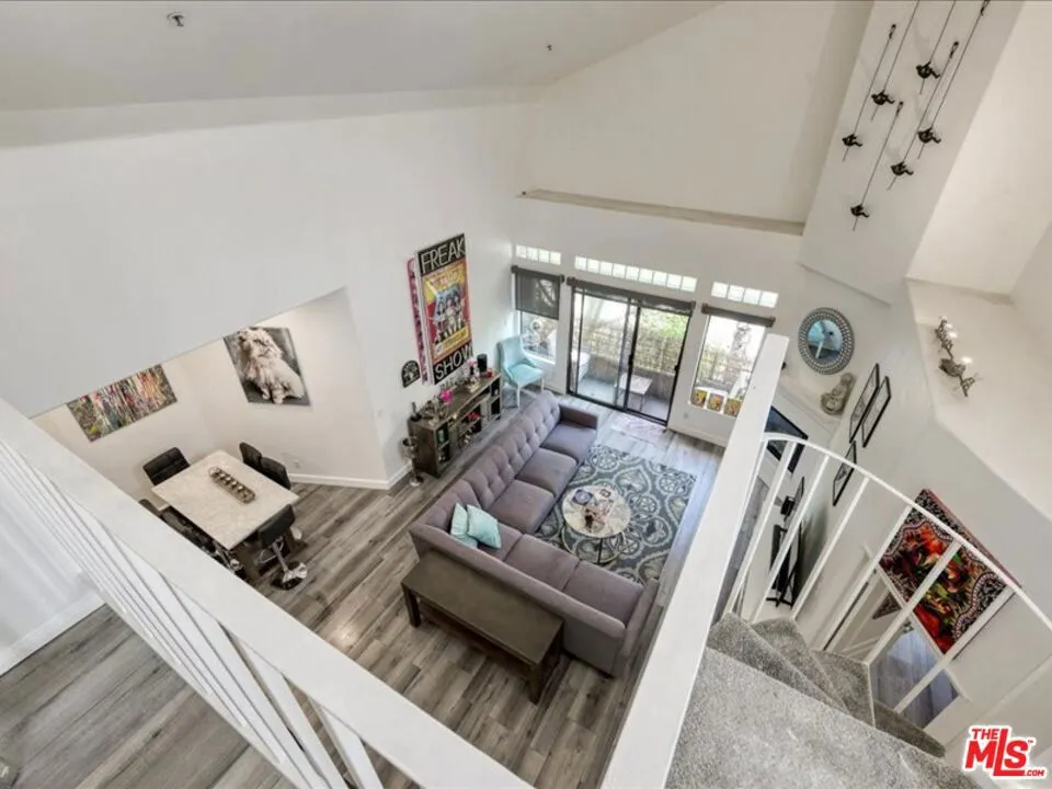 4477 Woodman Avenue #304 Sherman Oaks, CA 91423