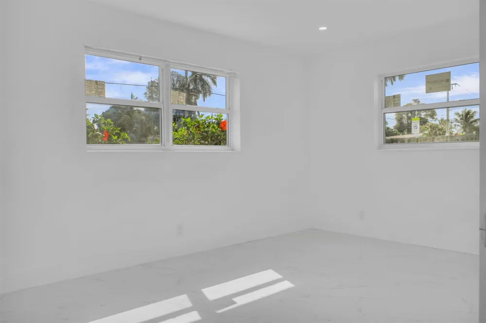 915 SW 3RD STREET Boynton Beach, FL 33435