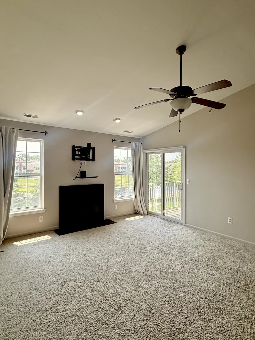 2260 Leighton Drive #68 Shelby Charter Township, MI 48317