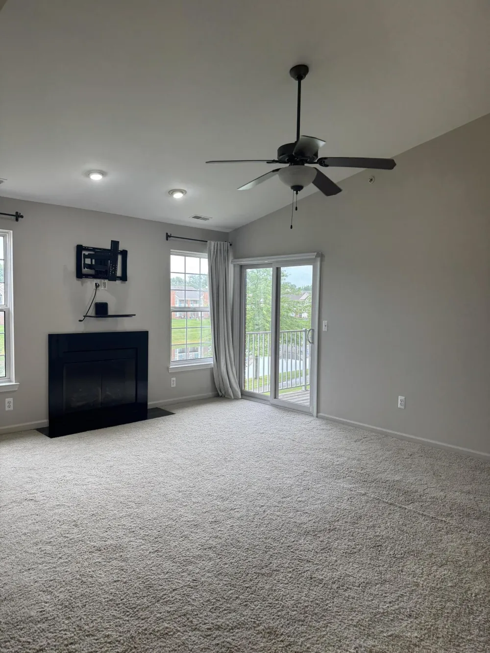 2260 Leighton Drive #68 Shelby Charter Township, MI 48317