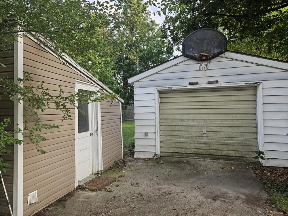 130 E Sycamore Street Wayland City, MI 49348
