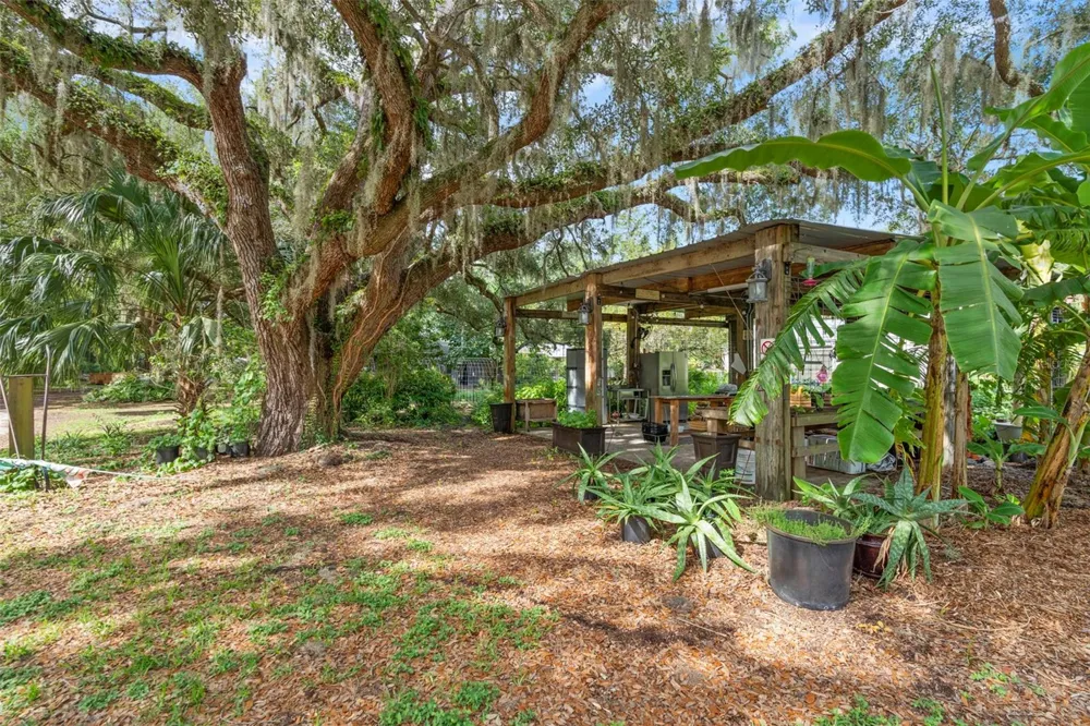 2016 LEWIS ROAD Leesburg, FL 34748