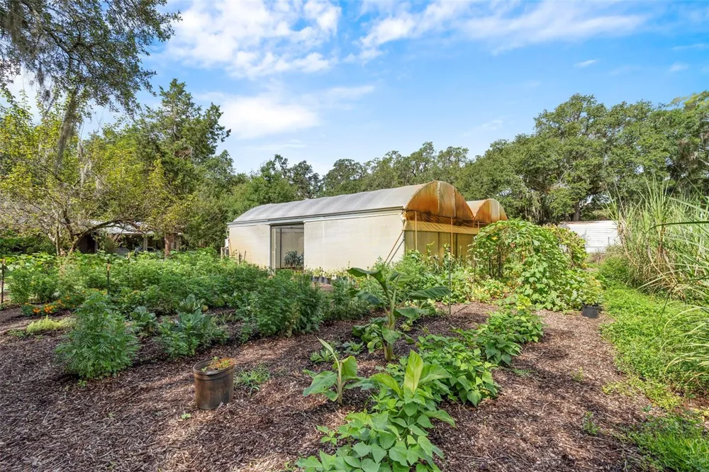 2016 LEWIS ROAD Leesburg, FL 34748