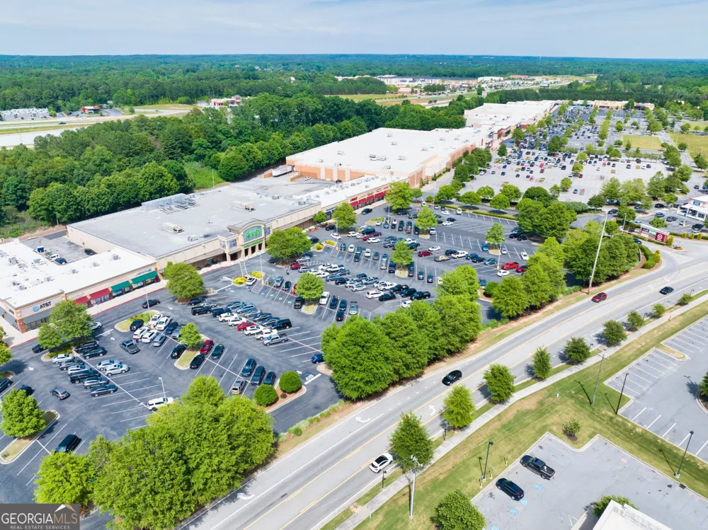 182 Cochin DR Statham, GA 30666