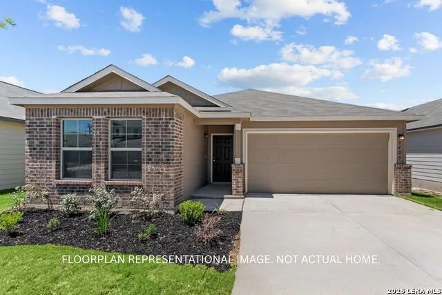 1020 Eagle Crossing Seguin, TX 78155