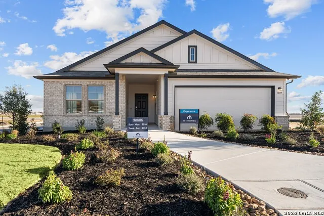 1020 Eagle Crossing Seguin, TX 78155