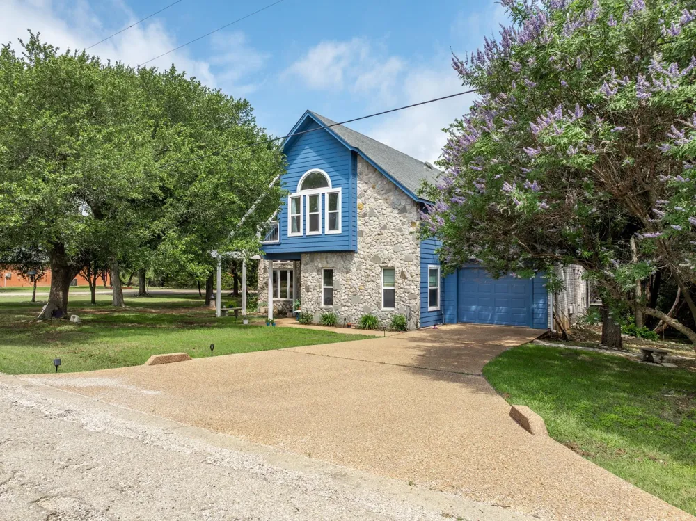 45145 Fringewood Drive Whitney, TX 76692