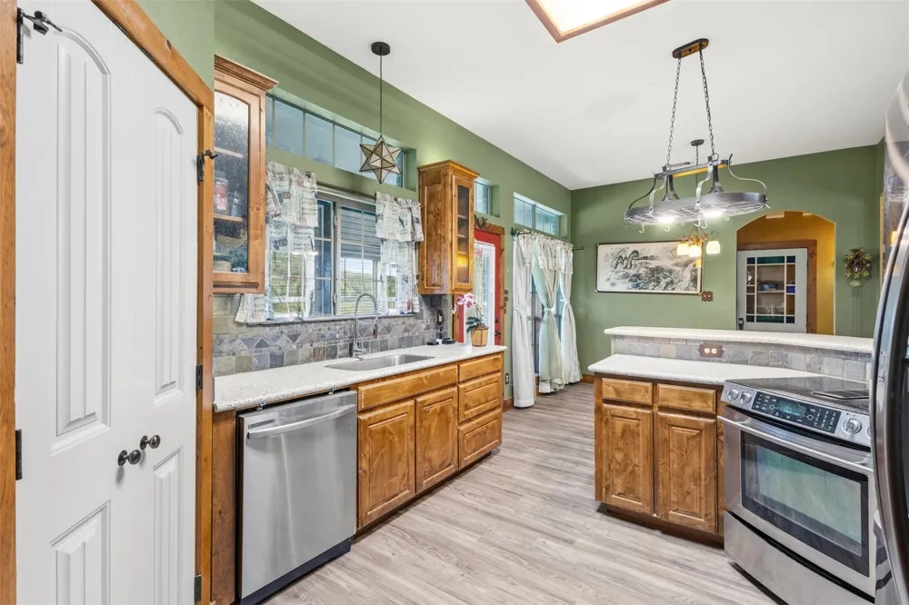 13733 County Road 109 Kaufman, TX 75142