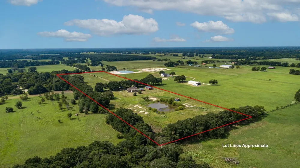 13733 County Road 109 Kaufman, TX 75142