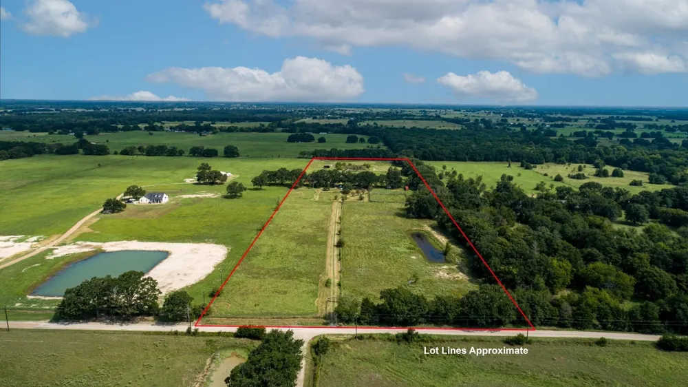 13733 County Road 109 Kaufman, TX 75142
