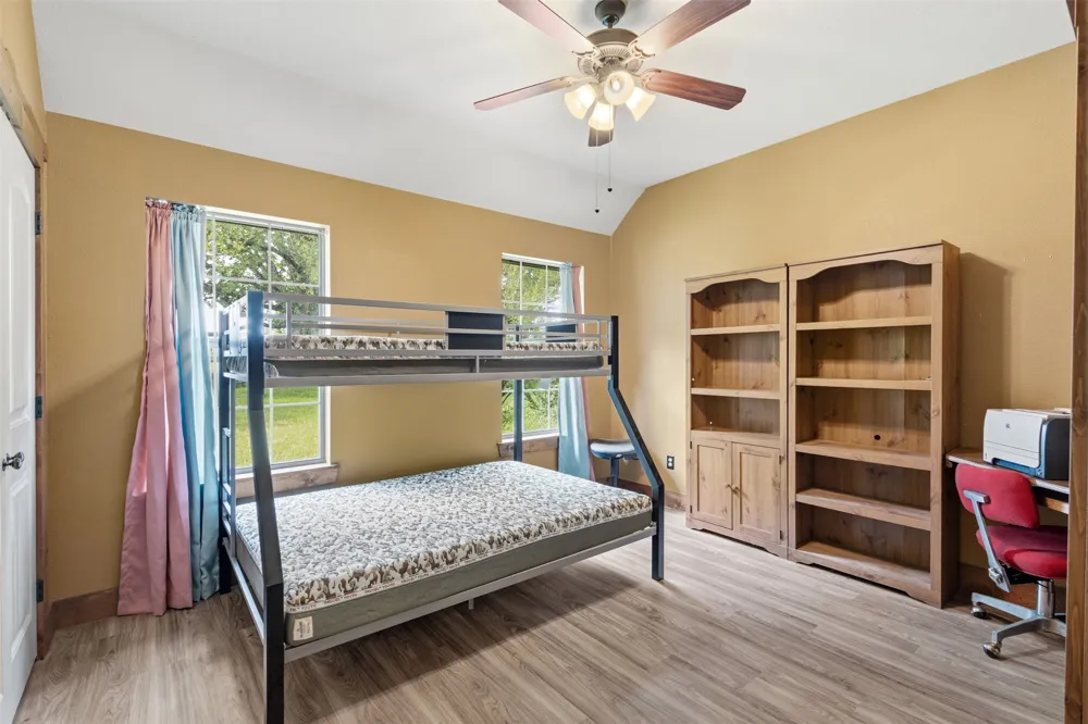 13733 County Road 109 Kaufman, TX 75142