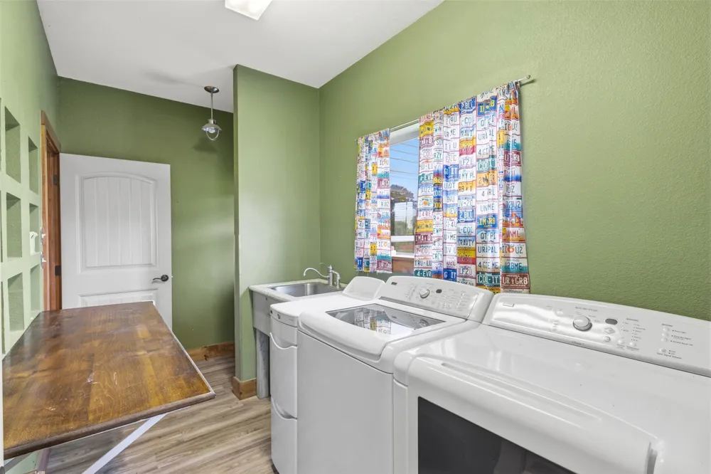 13733 County Road 109 Kaufman, TX 75142