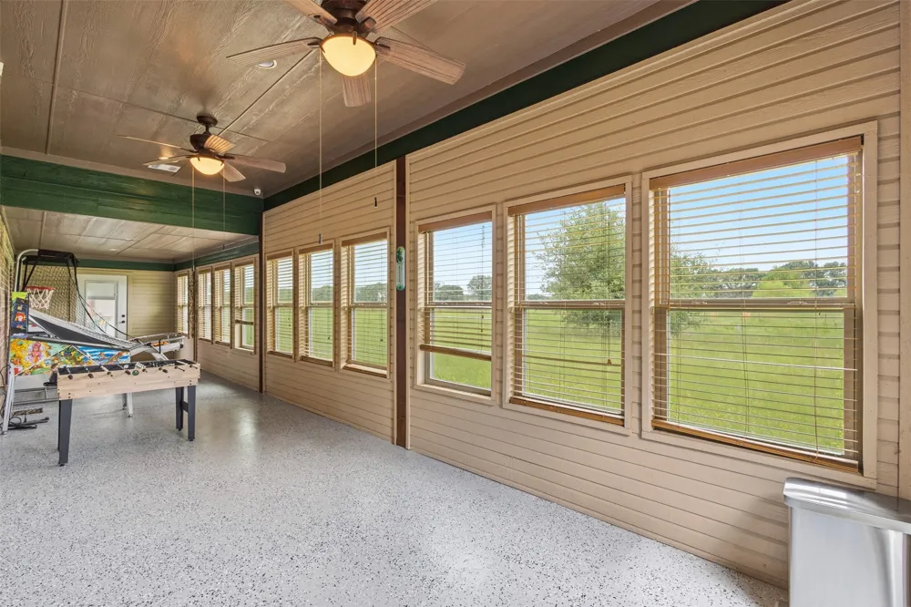 13733 County Road 109 Kaufman, TX 75142