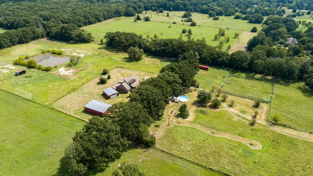 13733 County Road 109 Kaufman, TX 75142