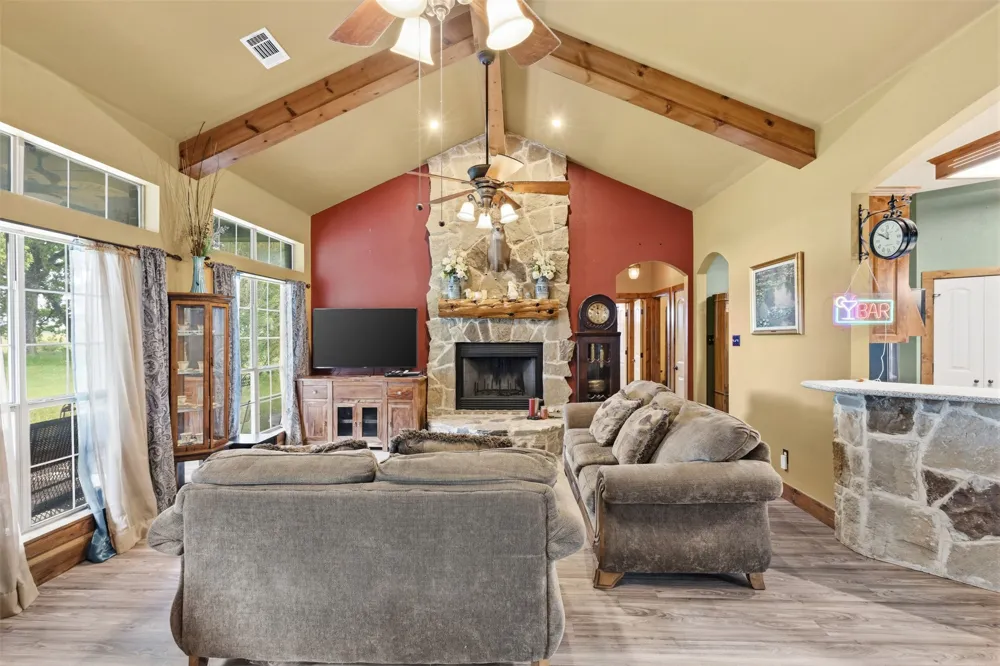 13733 County Road 109 Kaufman, TX 75142