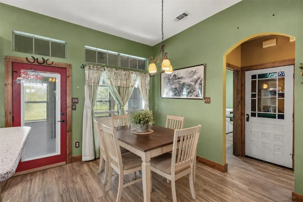 13733 County Road 109 Kaufman, TX 75142