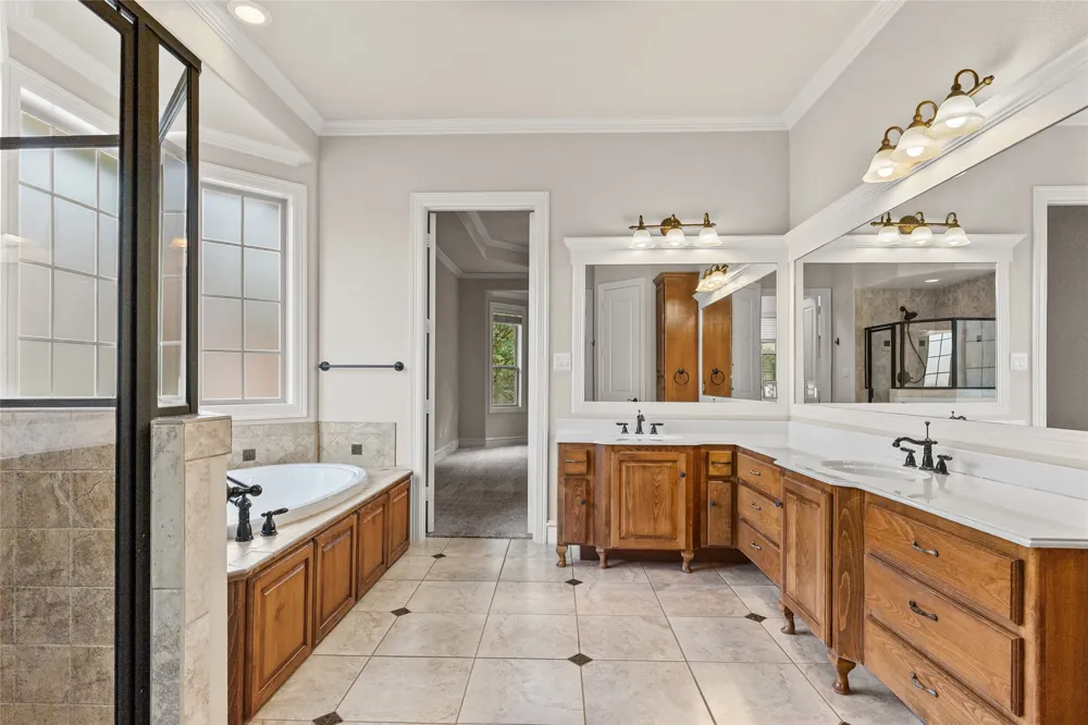 2007 Creekview Drive Commerce, TX 75428