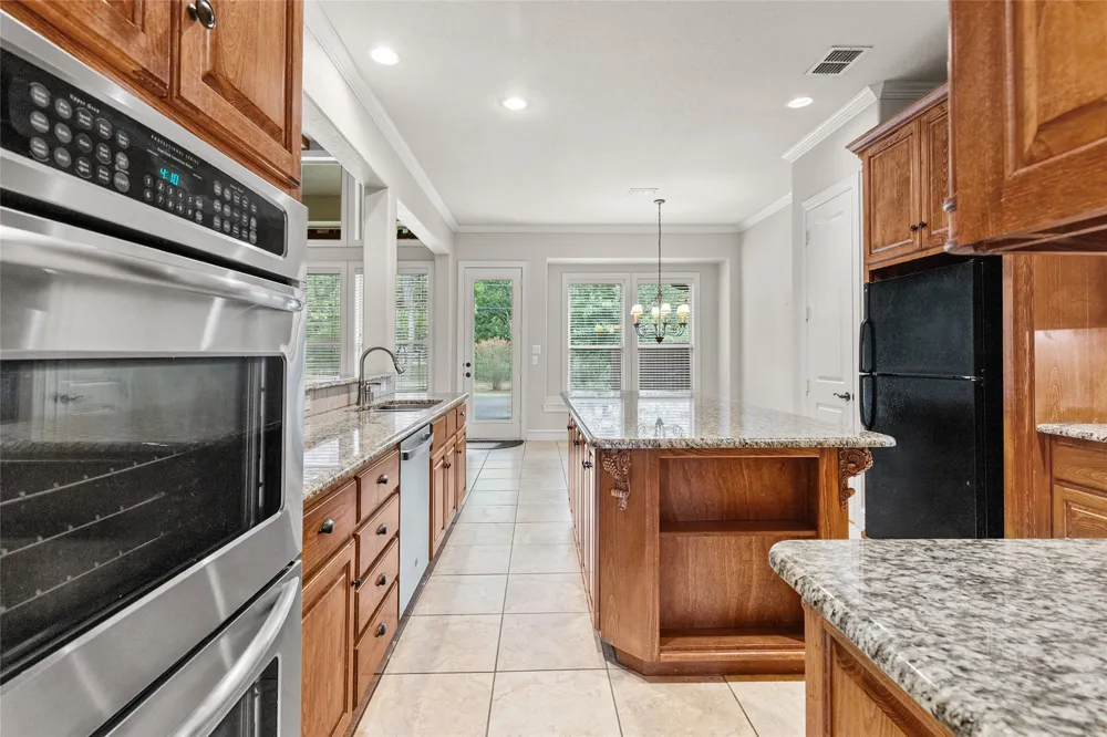 2007 Creekview Drive Commerce, TX 75428
