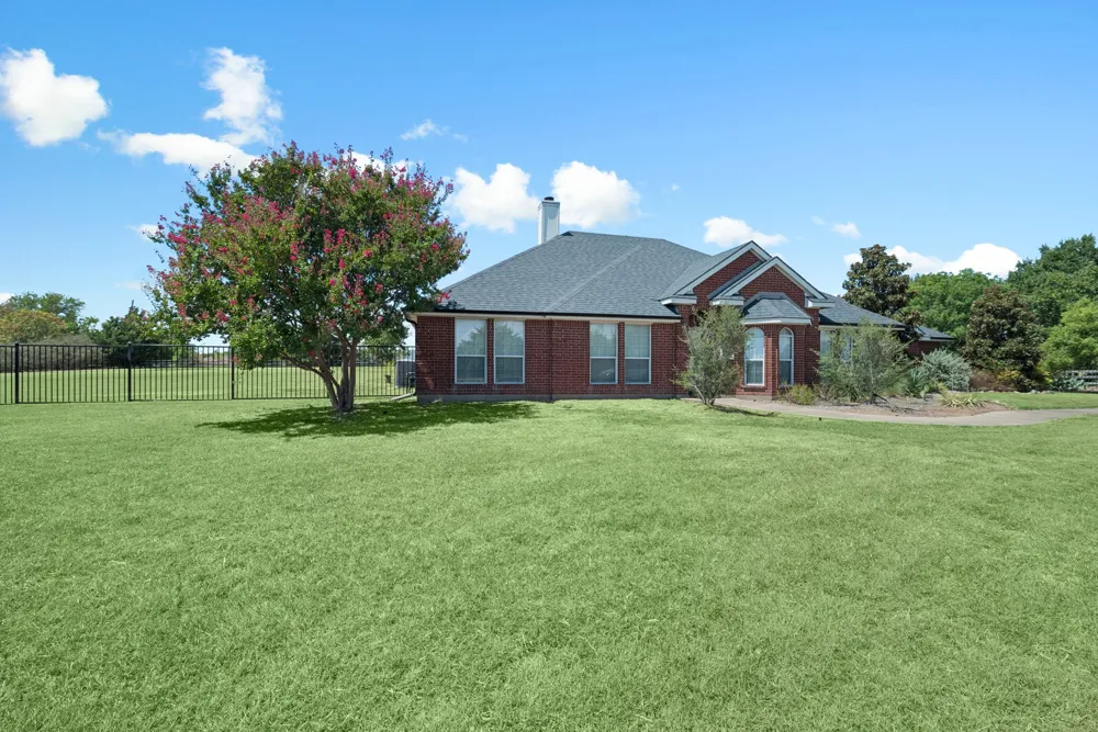 945 Scarlett Drive Lucas, TX 75002