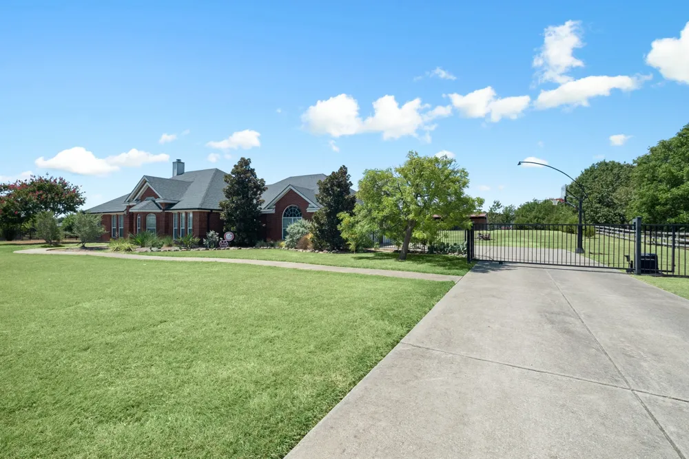 945 Scarlett Drive Lucas, TX 75002