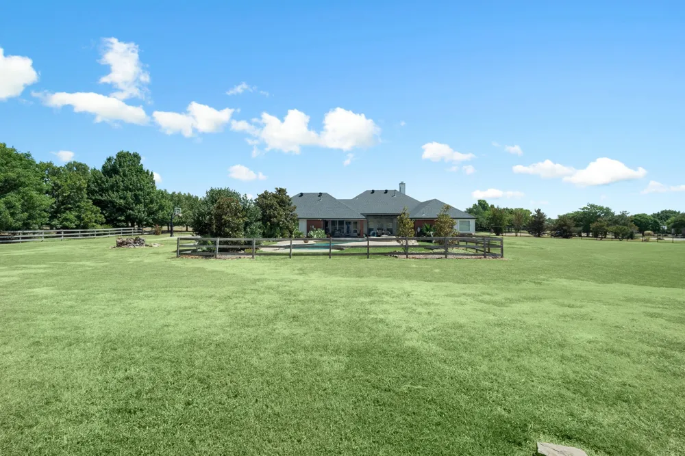 945 Scarlett Drive Lucas, TX 75002