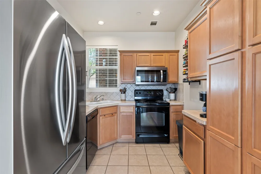 706 S Jupiter Road #1202 Allen, TX 75002
