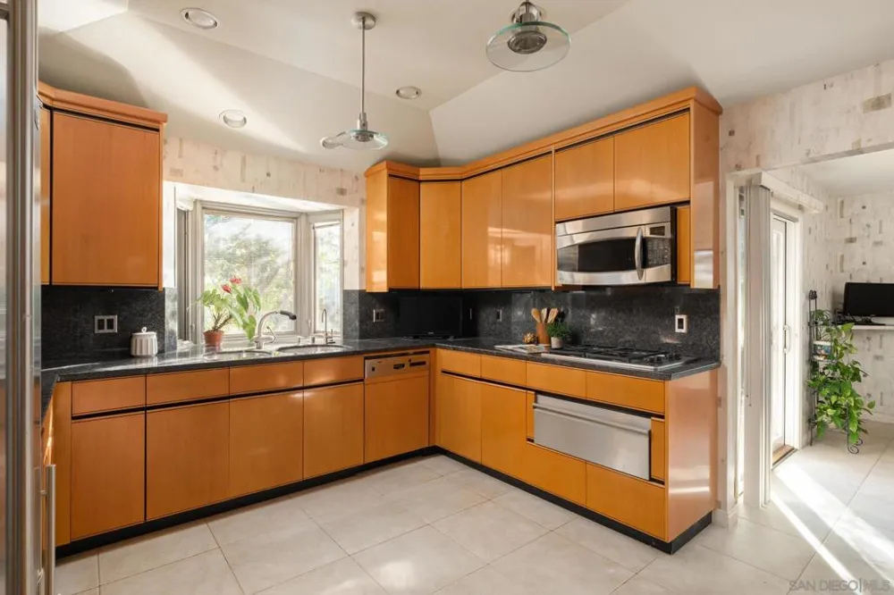 15943 Ranch Hollow Rd Poway, CA 92064