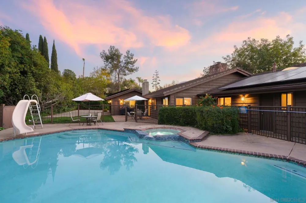 15943 Ranch Hollow Rd Poway, CA 92064