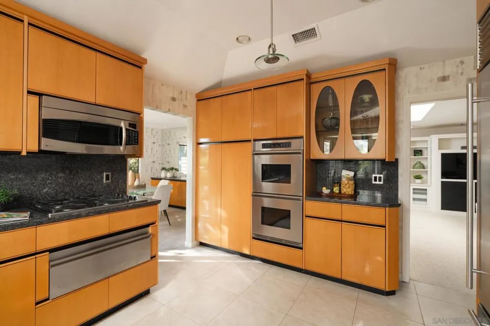 15943 Ranch Hollow Rd Poway, CA 92064
