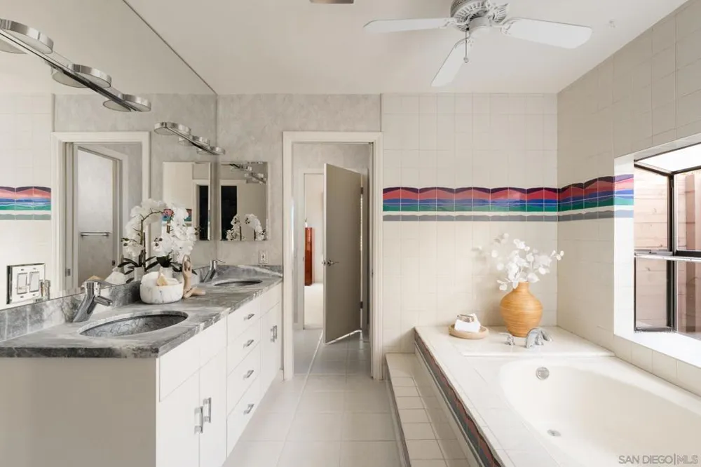 15943 Ranch Hollow Rd Poway, CA 92064