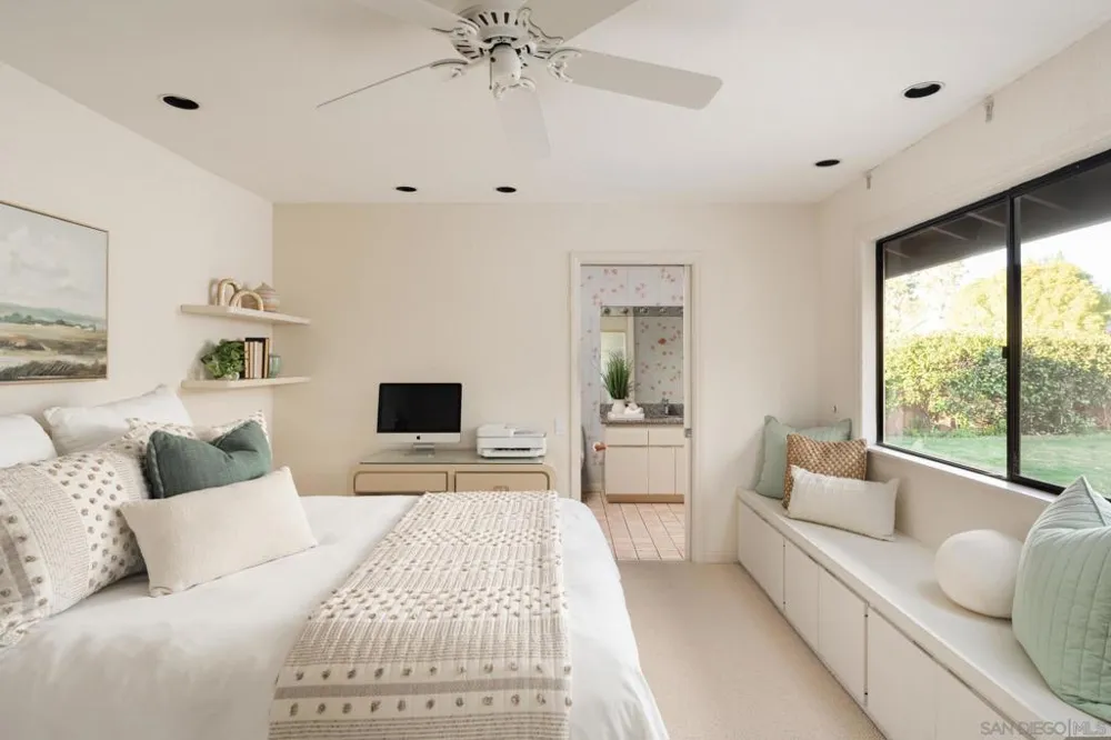 15943 Ranch Hollow Rd Poway, CA 92064