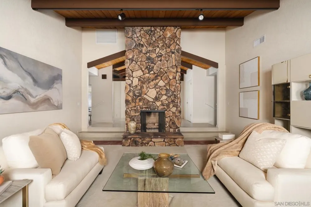 15943 Ranch Hollow Rd Poway, CA 92064