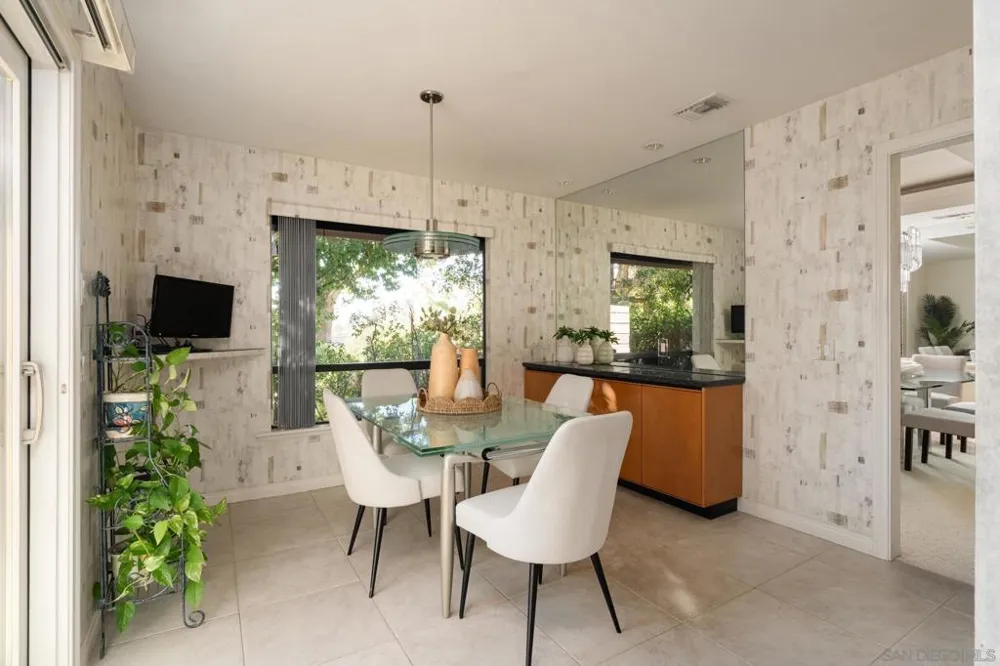 15943 Ranch Hollow Rd Poway, CA 92064