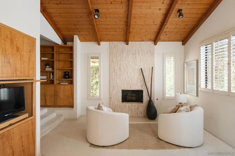 15943 Ranch Hollow Rd Poway, CA 92064