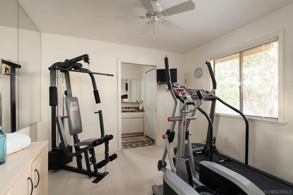 15943 Ranch Hollow Rd Poway, CA 92064