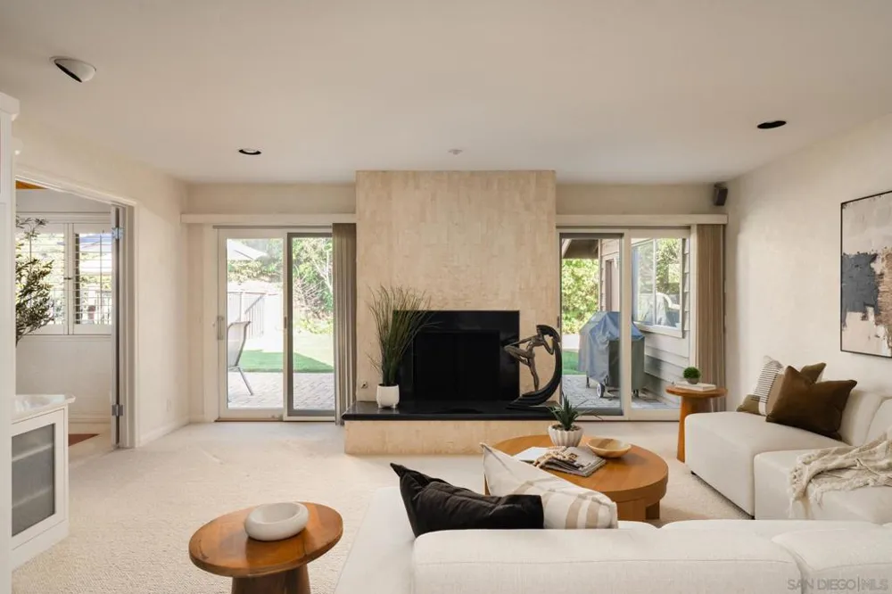 15943 Ranch Hollow Rd Poway, CA 92064
