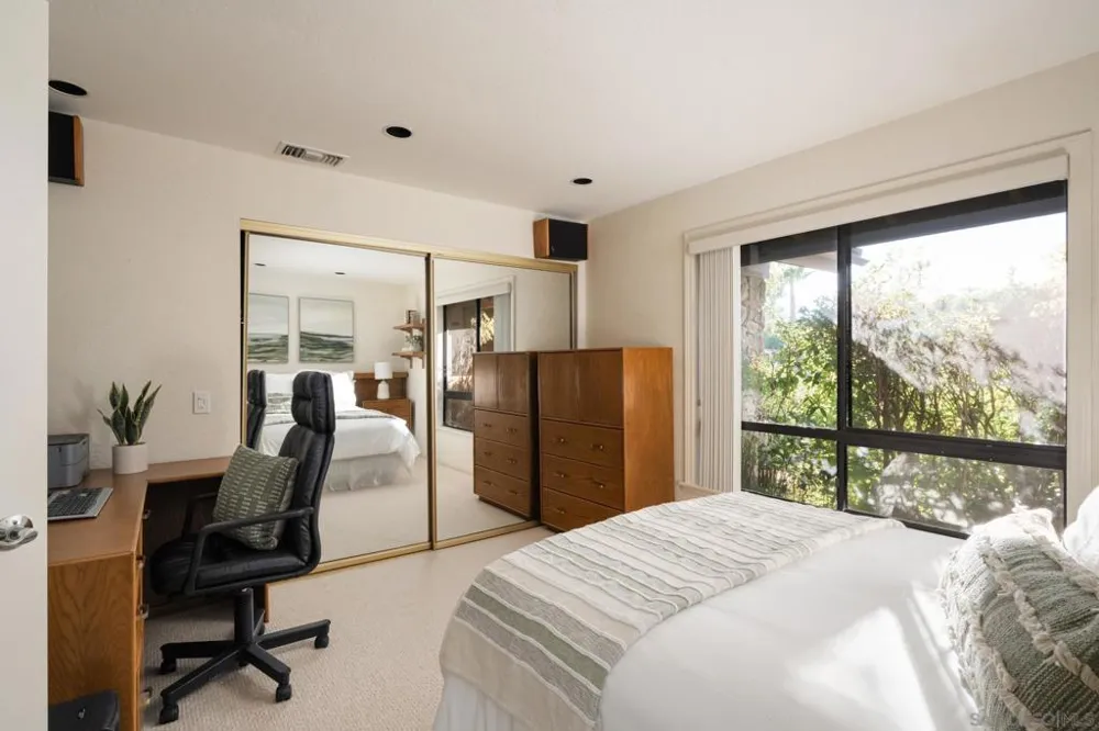 15943 Ranch Hollow Rd Poway, CA 92064