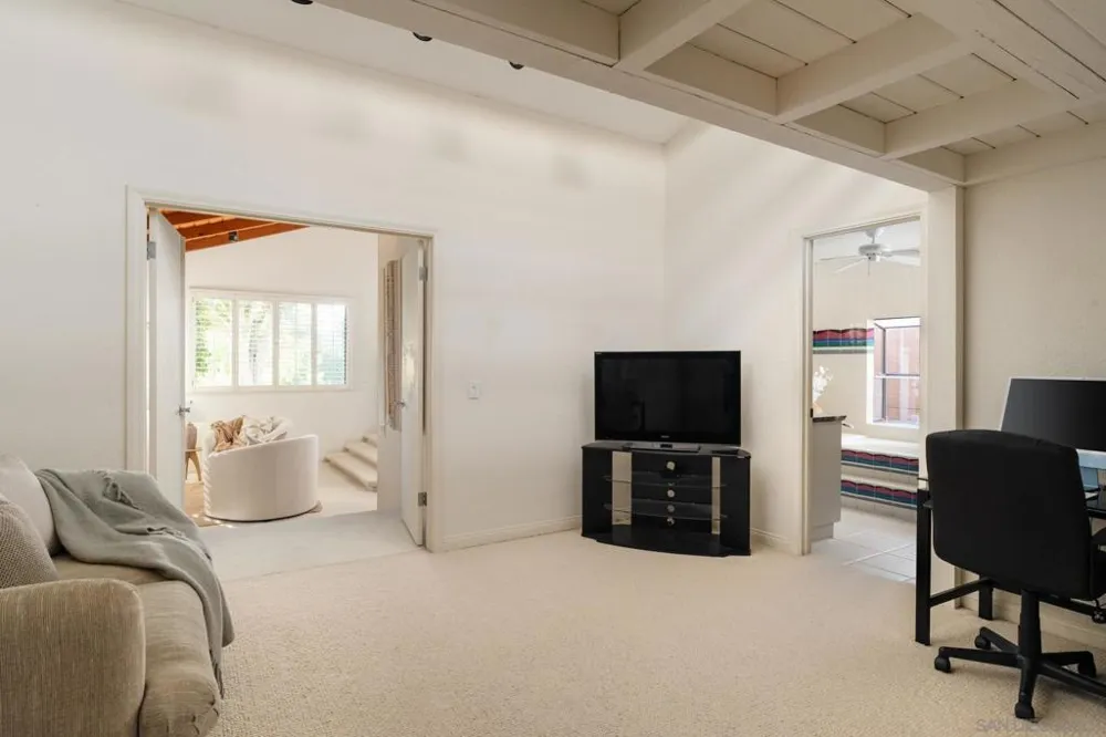 15943 Ranch Hollow Rd Poway, CA 92064