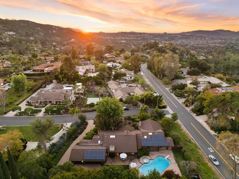 15943 Ranch Hollow Rd Poway, CA 92064