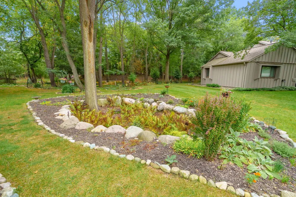 3747 Cedaridge Road Kalamazoo, MI 49008